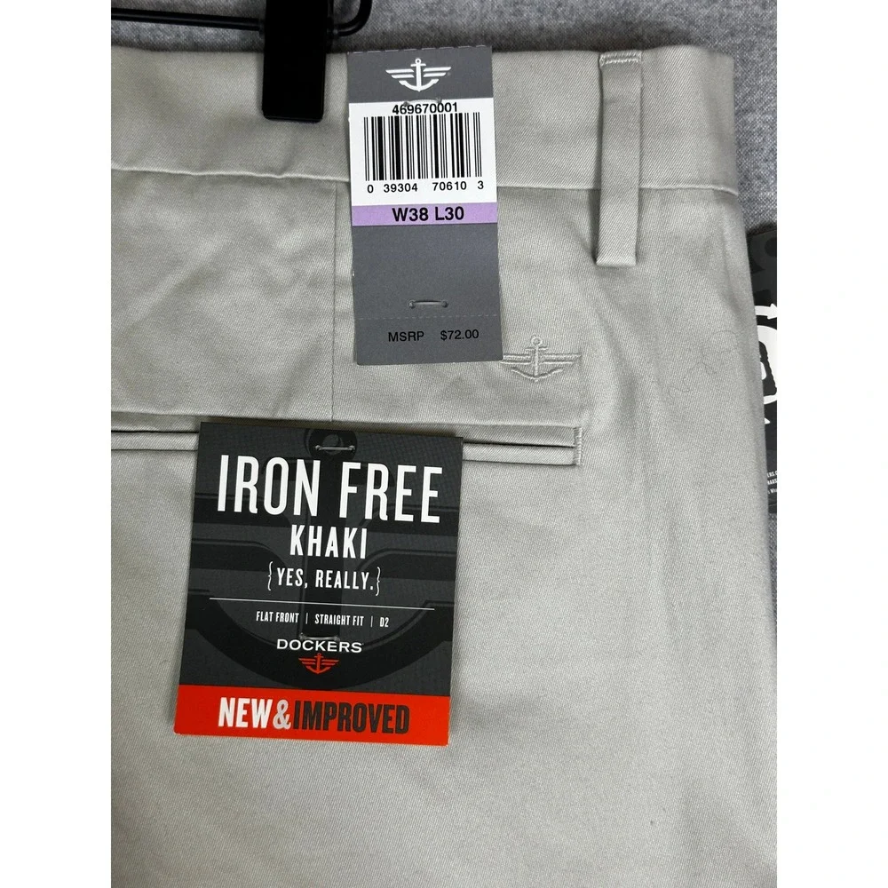 NEW Dockers Iron Free Khakis Mens 38x30 Beige Straight Fit D2 Chino Pants